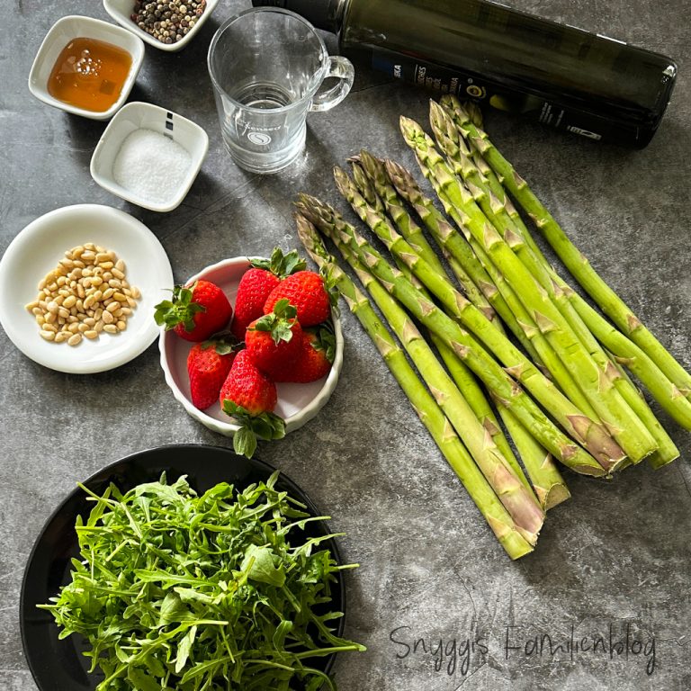 Spargelsalat mit Rucola und Erdbeeren - Snyggis - Der Kreative Familienblog