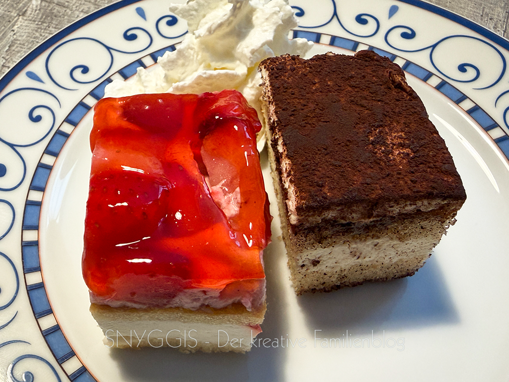 Kuchen-essen-mit-Oma-und-Opa