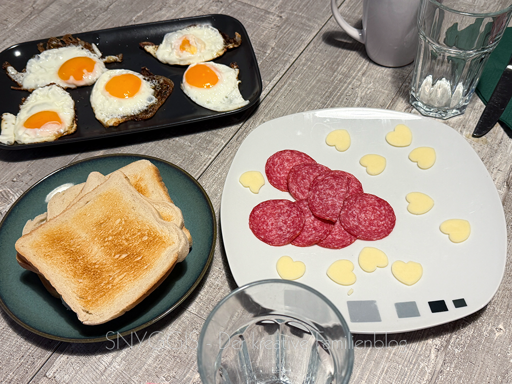 Valentinstag-Fruehstueck