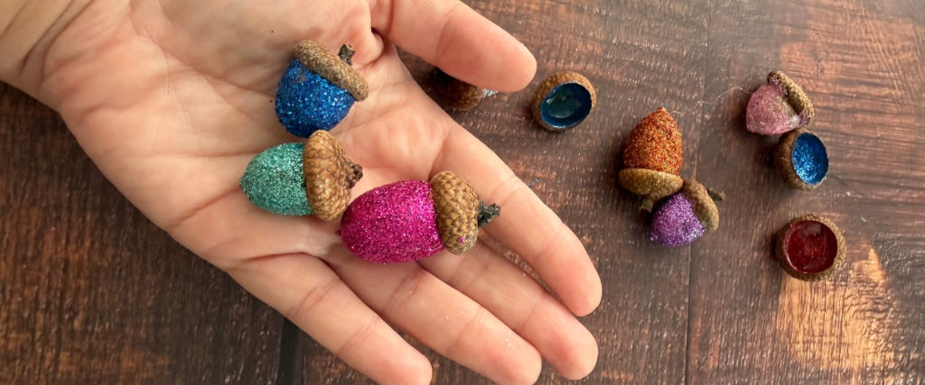 Wir basteln Glitzer-Eicheln als Herbstdeko